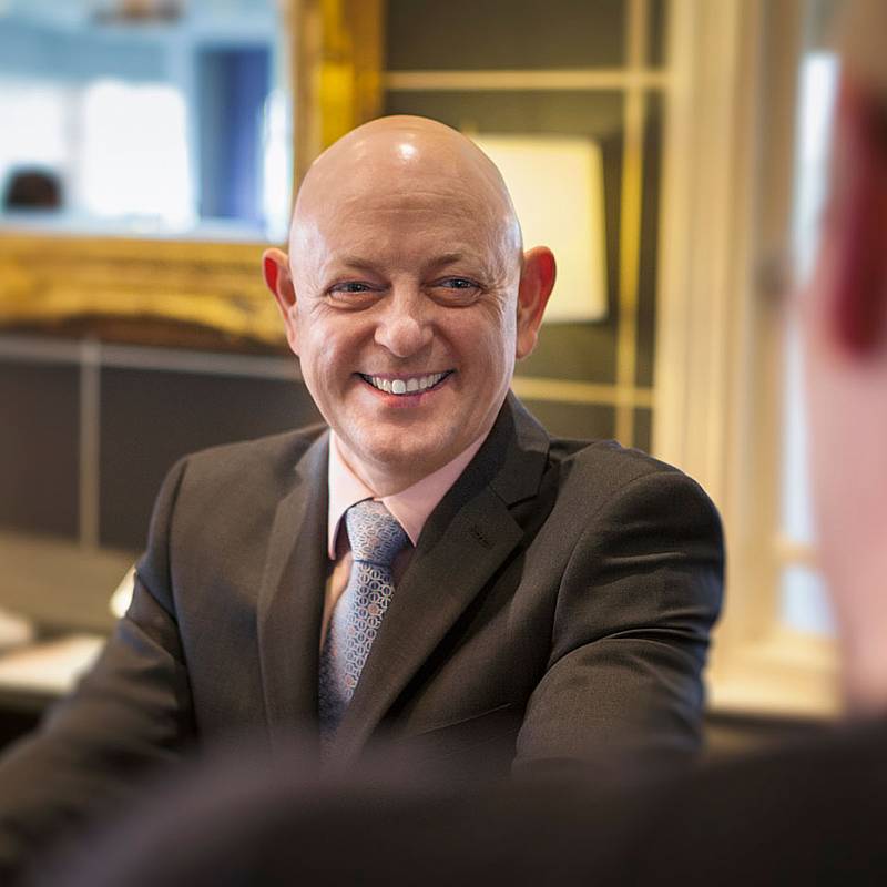 Rencontrez les stars de notre spectacle: John Dolan General Manager